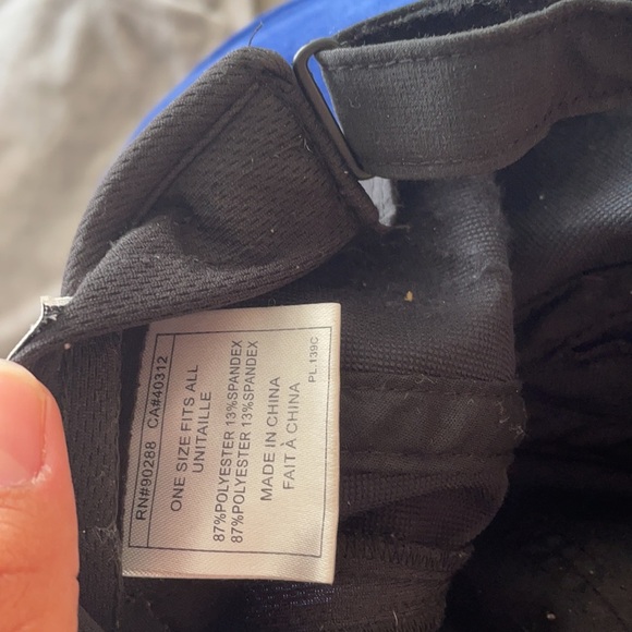 Women Adidas Sports Hat 🧢 - Picture 6 of 7